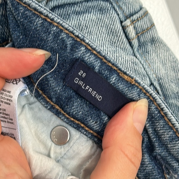 Mid Rise Boyfriend Jean - Picture 4 of 5